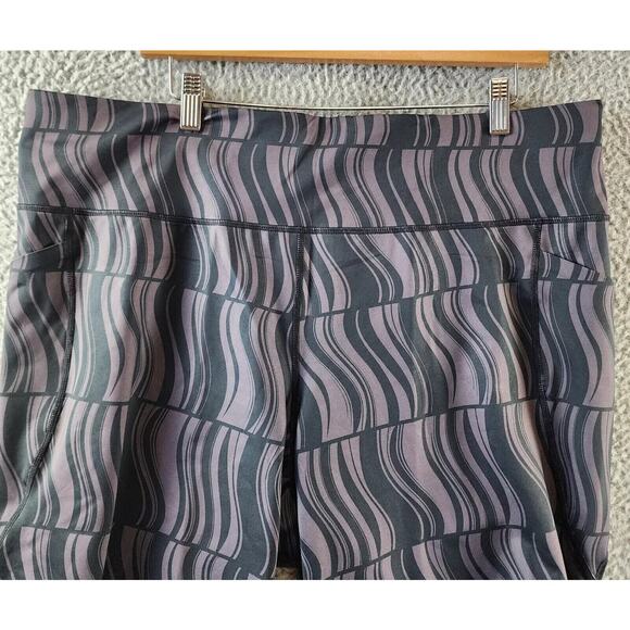 ID Ideology Plus Size Compression Geo-Print 10" Bike Shorts, Deep Black, 2X New - Picture 3 of 5